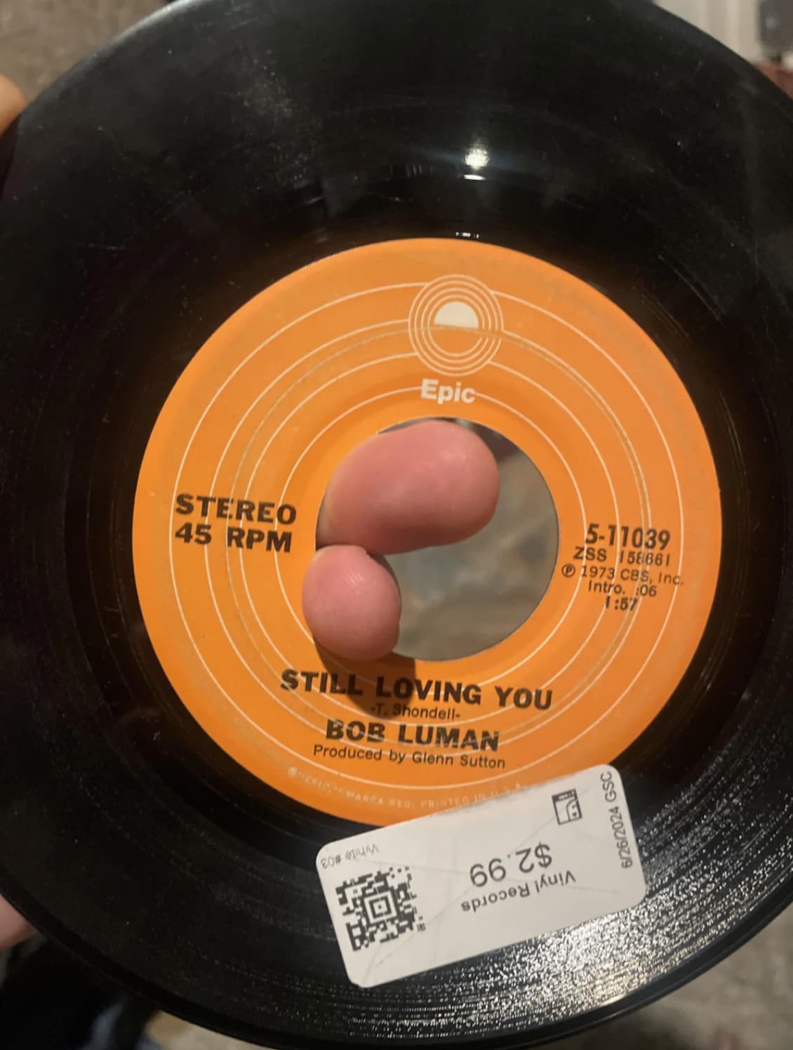 circle - Stereo 45 Rpm Epic Still Loving You T. Shondell Bob Luman Produced by Glenn Sutton Eric Manca Reg 80# 40 66.7$ 511039 Zss 158661 1973 Cbs, Inc. Intro. 06 6262024 Gsc